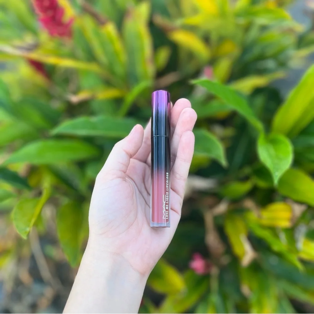 NWOT MAC Cosmetics Love Me Liquid Lipstick • Bated Breath